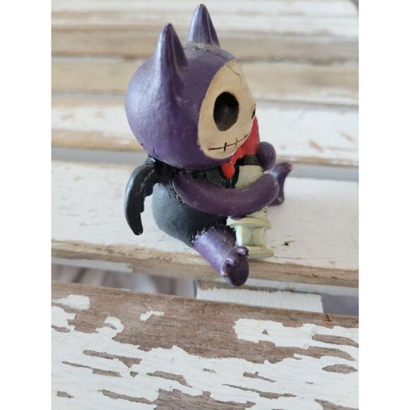 Summit 2011 Devil shot blood bat figurine Halloween decor - Picture 5 of 8